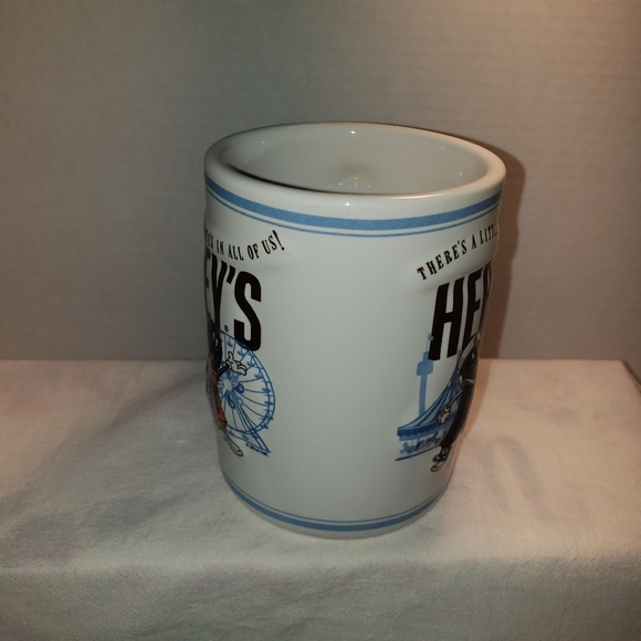 Super Cute Hershey Chocolate Mug with Hershey Candy Bar, Hershey Kiss and Reeses - Picture 3 of 8